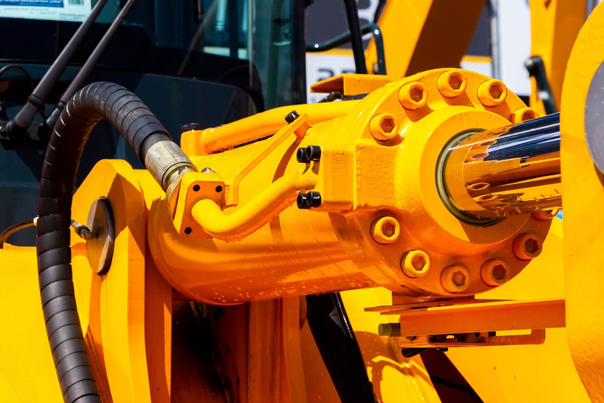 Hydraulic Cylinder Repairs in Queensland: Signs Your Equipment Needs Attention 
