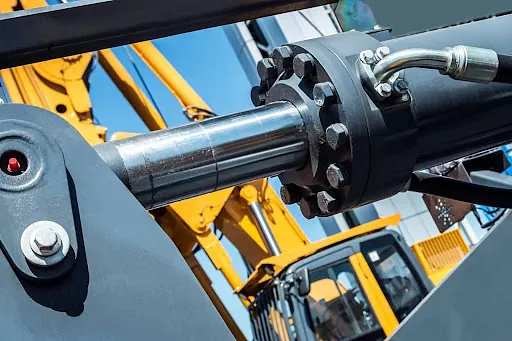 A hydraulic cylinder repairs machine 